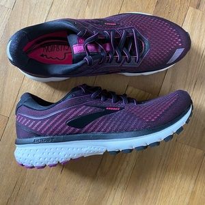 Size 8.5 brooks ghost 12